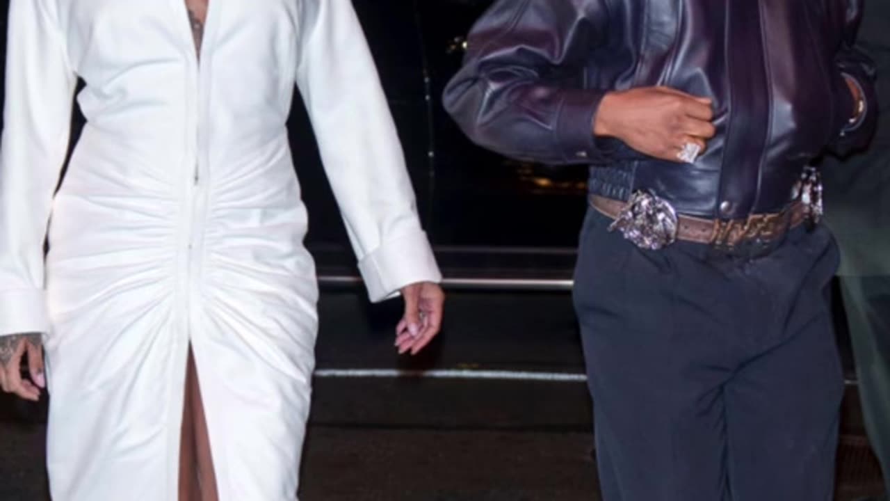 CONFIRMED: Rihanna Pregnant w/ Baby #3!