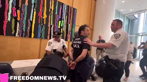 60 Arrested at NYC Maersk Building as Freedom Flotilla Supporters Protest Detainment of Activists