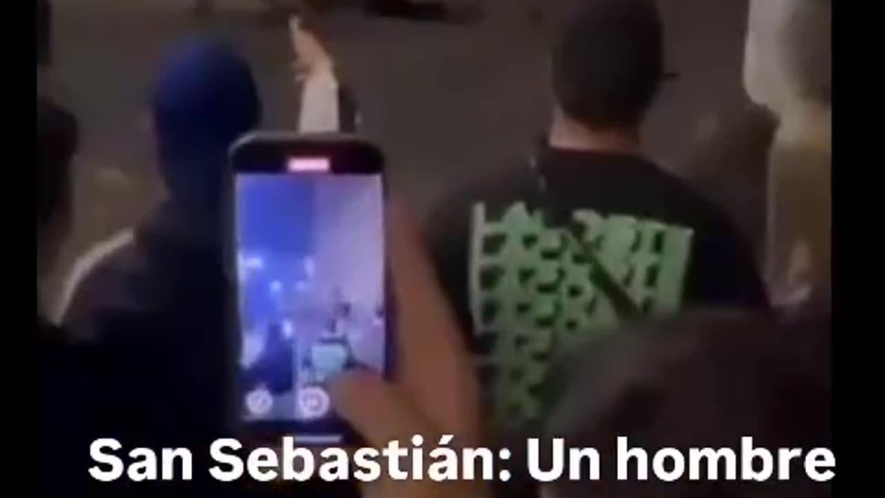 San Sebastián: Un hombre noquea a unos jovenlandeses