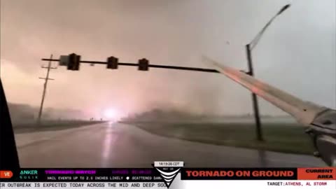 OMG! Crazy Tornado in HUNTSVILLE, Ark
