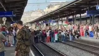 The Palestine protestors are now blocking train tracks 🤦