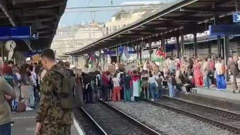 The Palestine protestors are now blocking train tracks 🤦