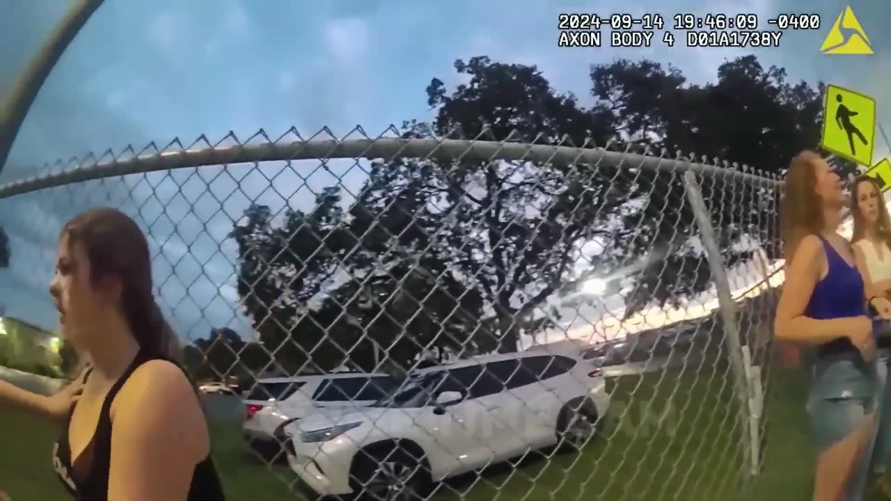 Super Toxic Spoiled Cringe Brat Embarrasses Herself in the Worst Way Possible (1080p)