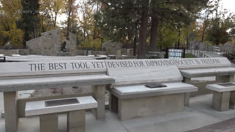 Rabbi Schmuley Babuli visits the Anne Frank memorial - video 1