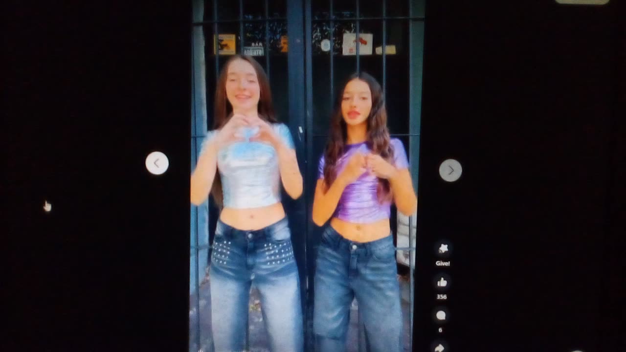 Dancing Girls 2