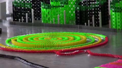 25,000 Dominos