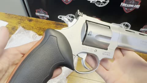 Taurus Raging Bull Unboxing