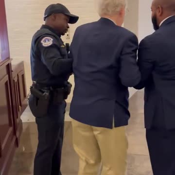 🟢 WATCH: Mitch McConnell Suffers ANOTHER Hard Fall -- Elder Abuse!