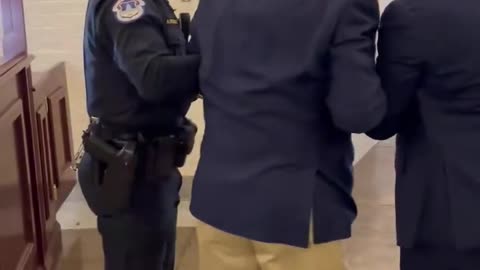 🟢 WATCH: Mitch McConnell Suffers ANOTHER Hard Fall -- Elder Abuse!