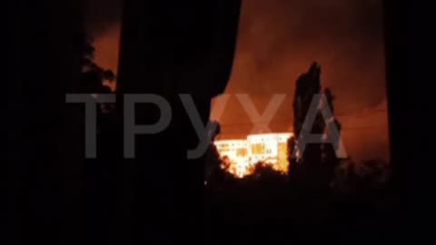 Footage of a UAV flying into a high rise building in the city of #Kharkiv
