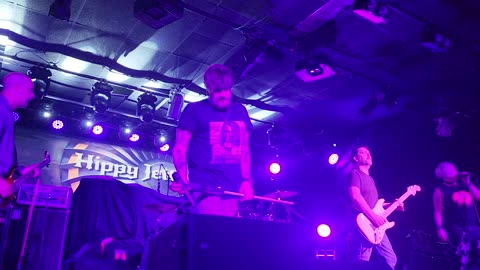 Hippy jett ( live)