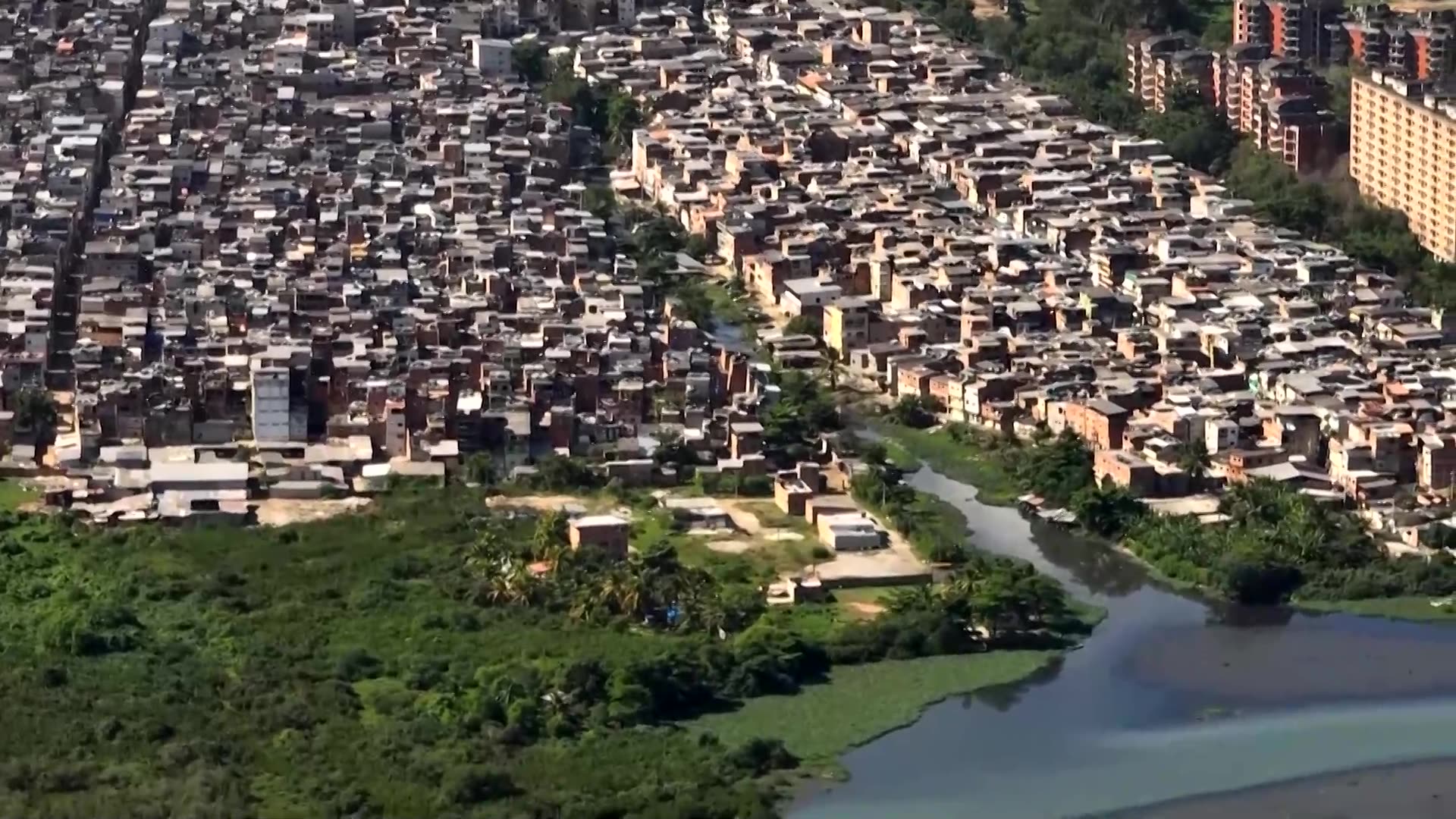 Massive dark patch appears in waters off Rio de Janeiro coast