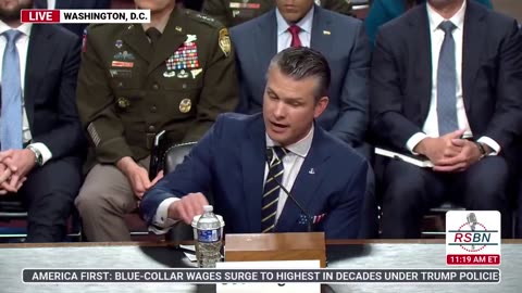 Hegseth Embarrasses Elizabeth Warren in Armed Services Hearing