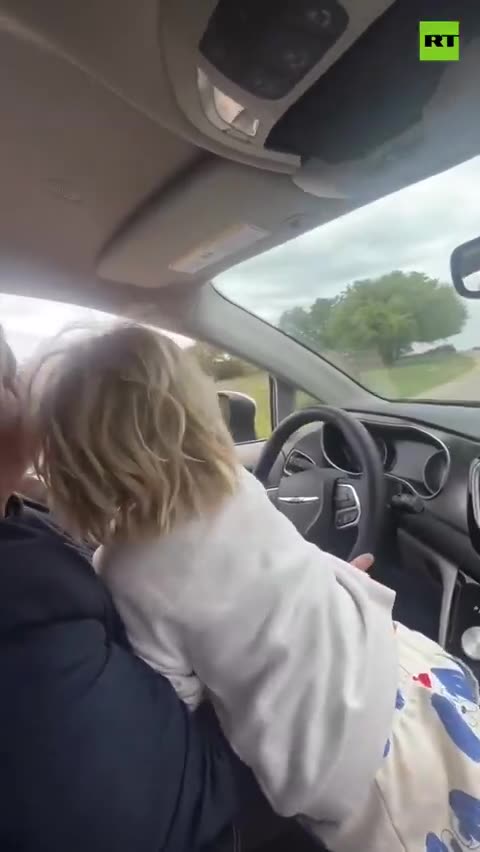 Boris Johnson kafshohet nga struci