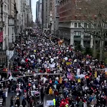 Protesters tee off against Trump and Musk in “Hands Off!” rallies across the U.S.