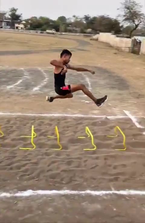 An athlete who jumps farther every time and keeps breaking his own record 😮🏆