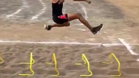 An athlete who jumps farther every time and keeps breaking his own record 😮🏆