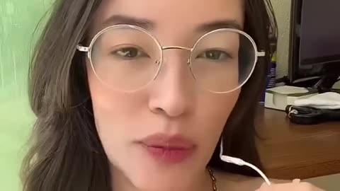 You won't believe how she found out she was pregnant