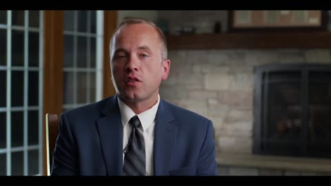 Watch Alex Jones Warn You About The New World Order Years Ago in These Vintage Films