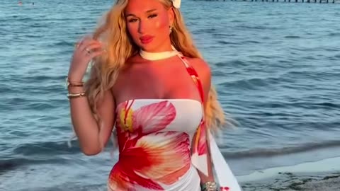 French tgirl in next the ocean