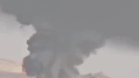 Moment Israeli Airstrikes Hit Underground Facilities in Iran