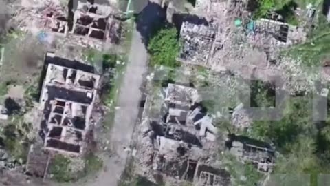 Militares rusos utilizan cuerdas para destruir drones de las Fuerzas Armadas enemigas