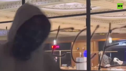 Downtown LA Apple Store hit — looters steal GPS-tracked devices