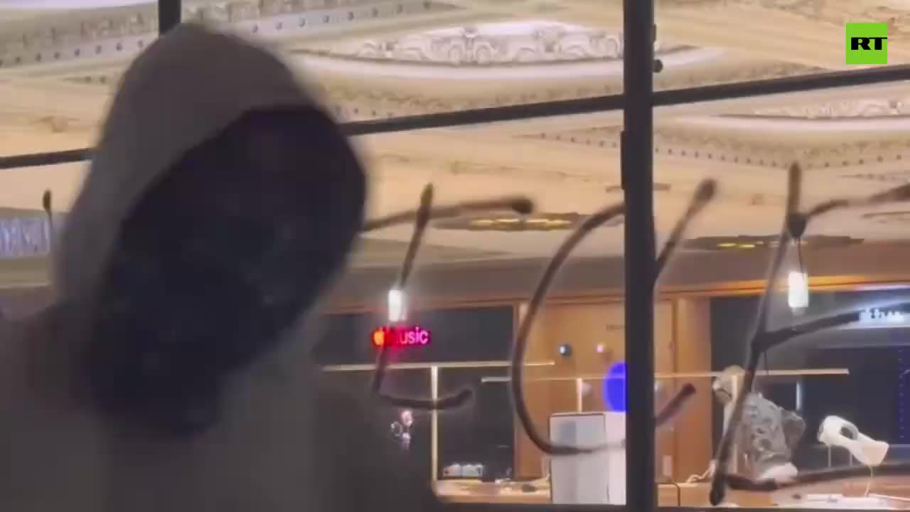 Downtown LA Apple Store hit — looters steal GPS-tracked devices