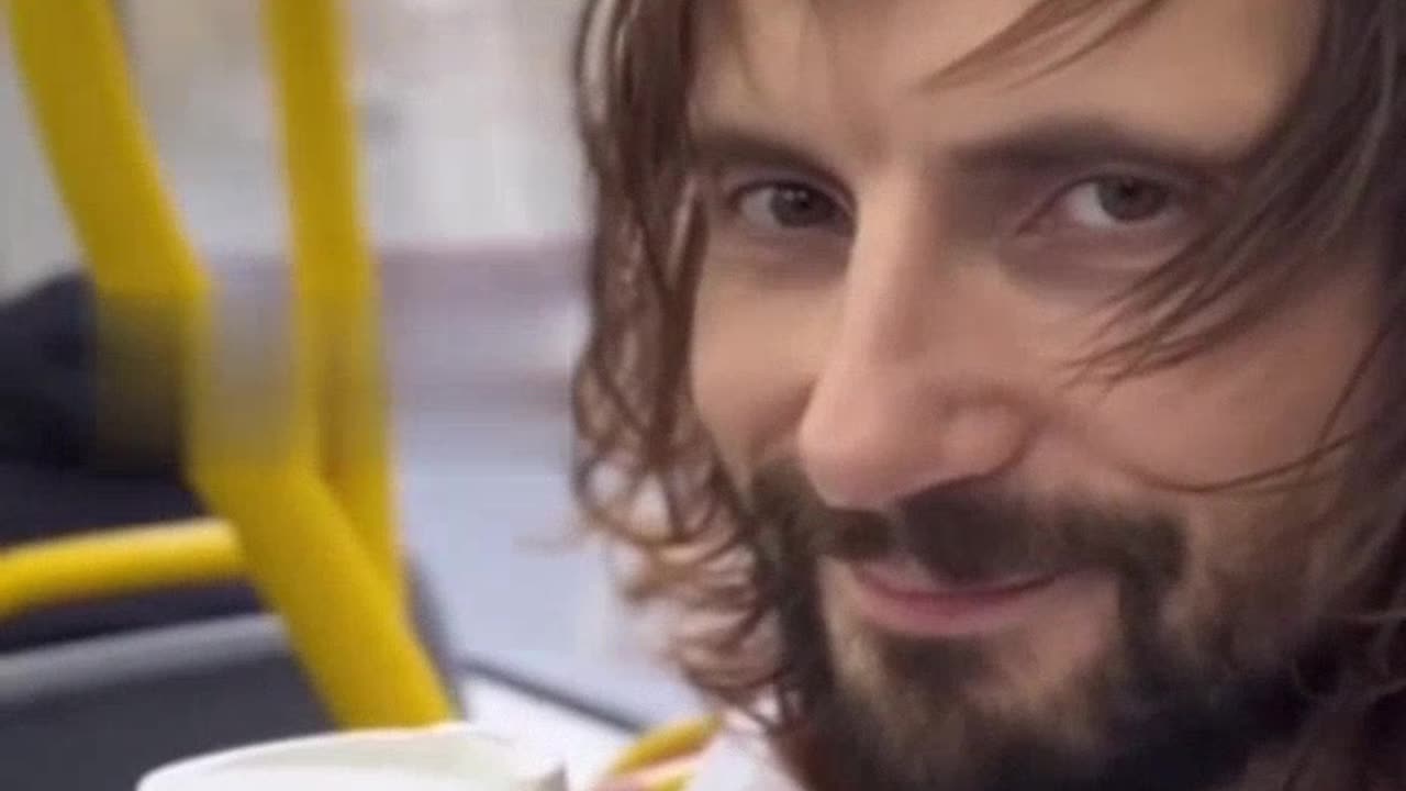 Знаєш, чому моя вишиванка така розумна?