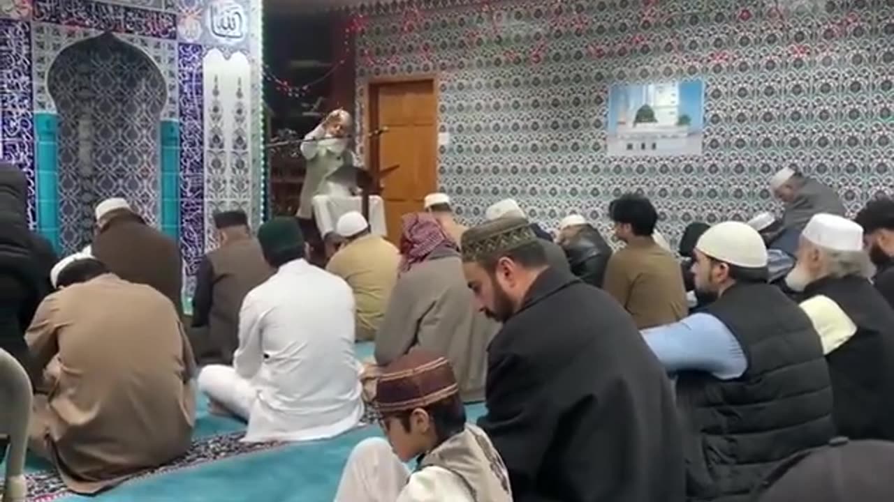 Namaz May Khariat or Afiyat Ki Duwa Ki Guyee ! _ New Jersey and New York Earthquake Alert !