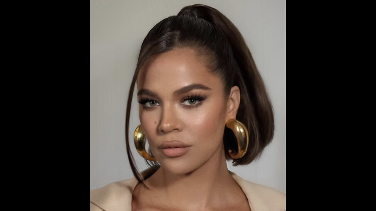 Khloe Kardashian Shows Off Her Immaculate Pantry!! #khloekardashian #ET #entertainmenttonight