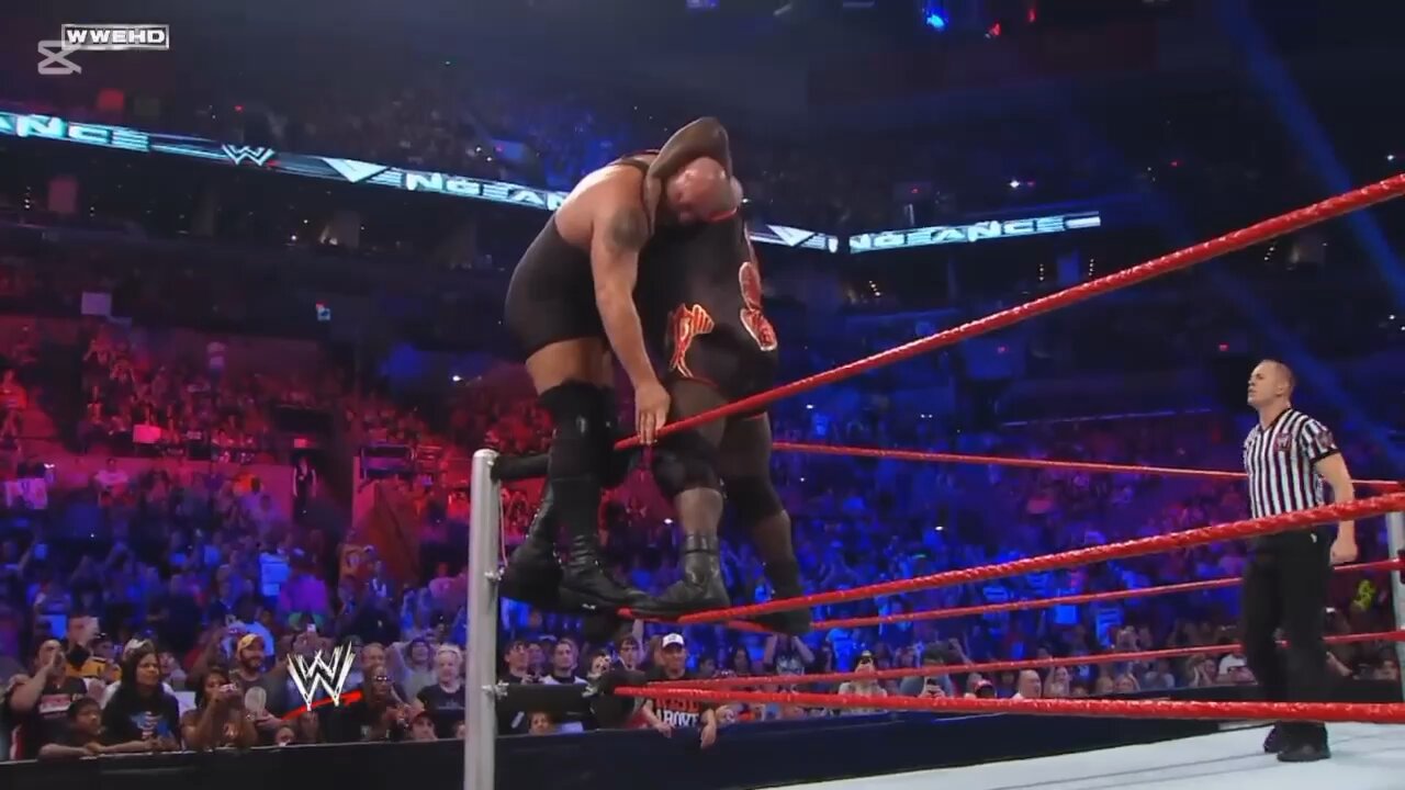 Ring Collapses That Shook the Wrestling World! 💥🌪️ عندما لا تحتمل الحلبة شدة النزال
