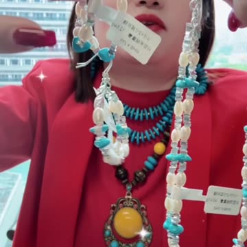 Natural turquoise: the finishing touch of a thought