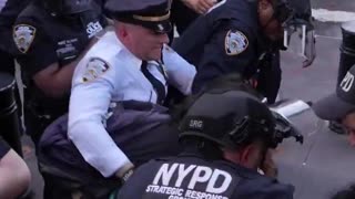 ICE protesters ATTACK NYPD..