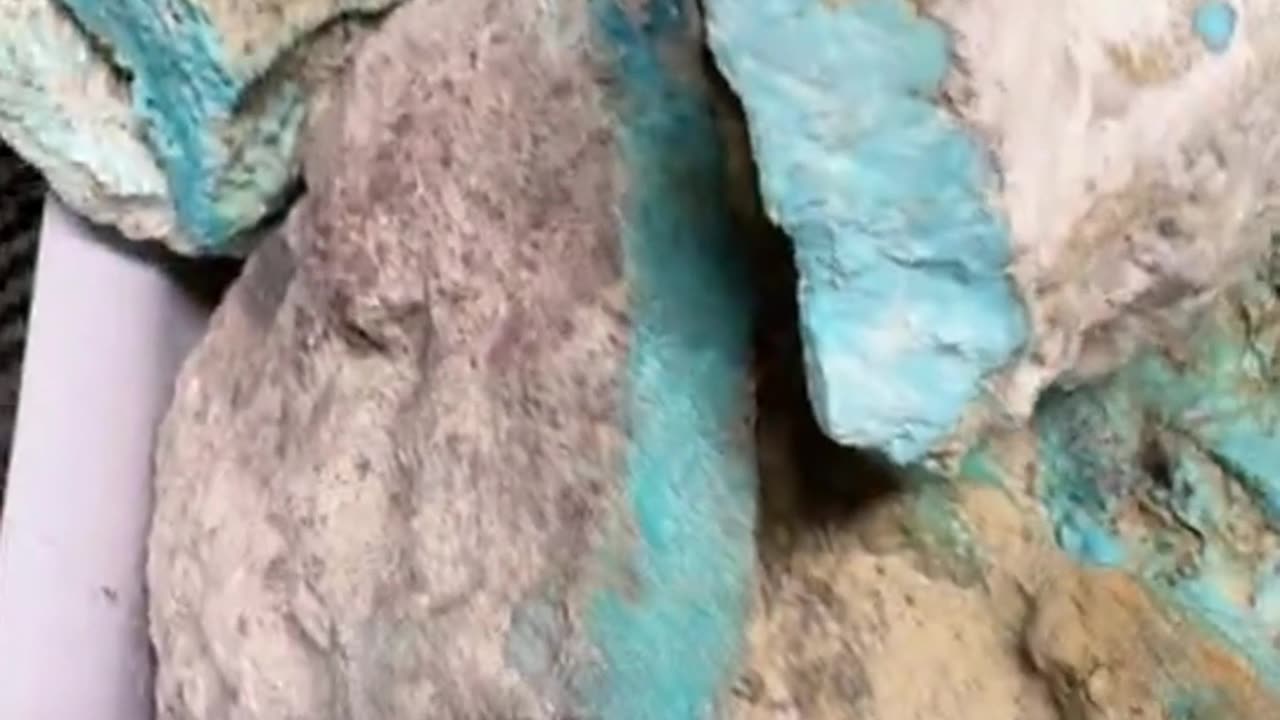 250506-12 Natural raw turquoise wool material, the artistic blank of nature