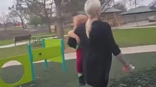 🗣 Mujer lanza un insulto racista a un niño y recauda 300.000 dólares