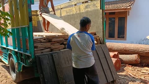 The big teak log sawmill terrible full of beauty