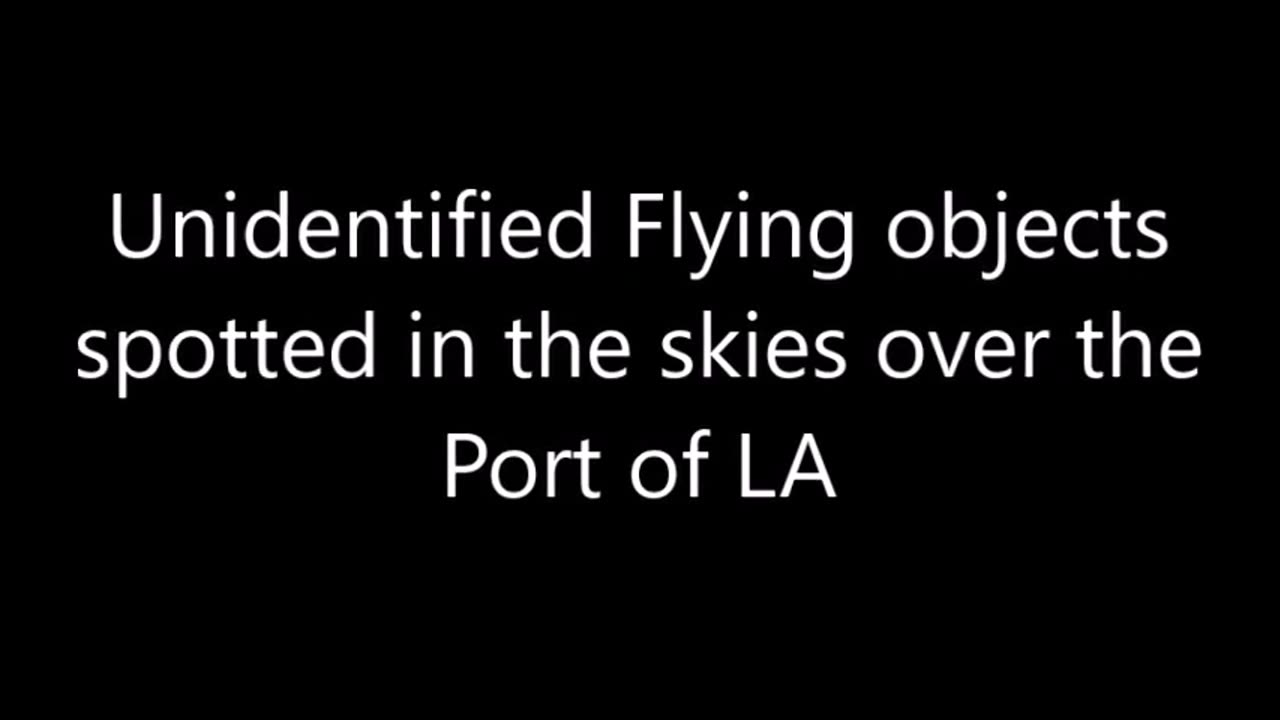 Images incroyables ! Un drone est sorti de l'OVNI.