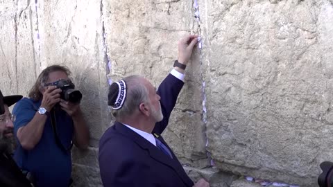 U.S. envoy to Israel visits Western Wall with note from Trump