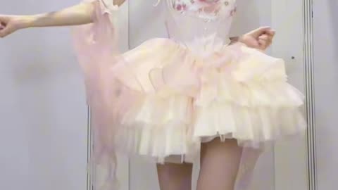 Puffy White Skirt Dance | Youthful Swing & Sexy Legs