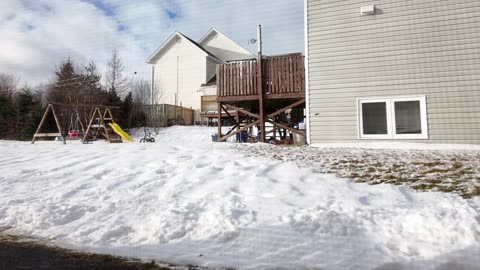 VLOGMAS DAY 18 I HAD TO RUN OUT OF THE HOUSE!