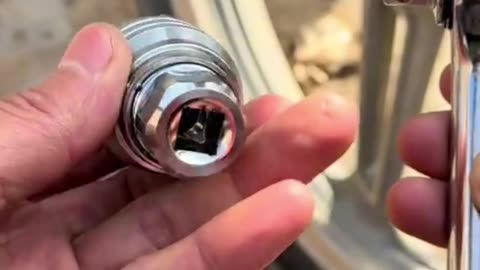 Universal Socket Wrench – One Tool for ALL Jobs!