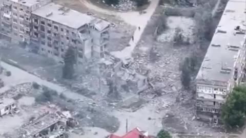 ✈️💣 Ukrainian Air Force destroyed the occupiers' command post in Soledar.