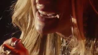 American Idol Sees Stunning Return of Superstar Carrie Underwood