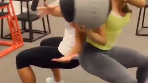 💪👧 Girls in the Gym – Strength & Motivation!