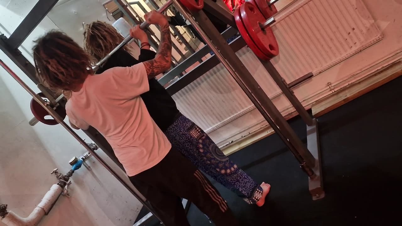 Barefoot at the gym🐾💪🏼