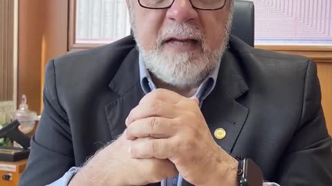 "PT começa a campanha de 2026 usando o celular de Bolsonaro."