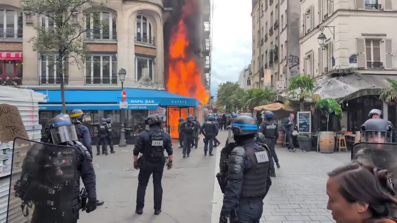 Paris on 🔥🔥🔥