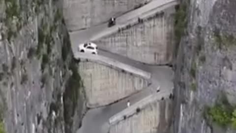🤯✨ Discover the Crazy Zigzag Road in Chongqing! | FeedMyCuriosity