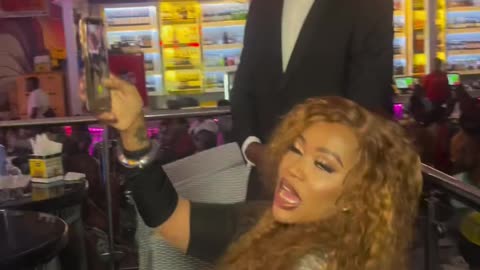 Queen vee bosset